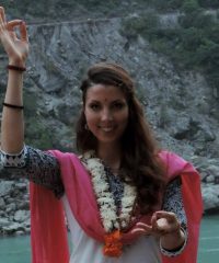 Akhanda yoga con Giorgia