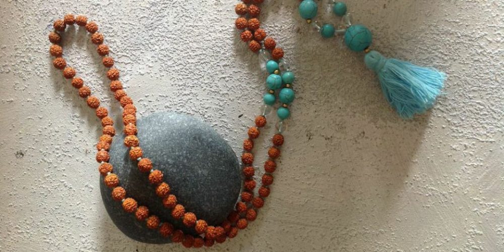 Mālā: origine e significato di un rosario orientale