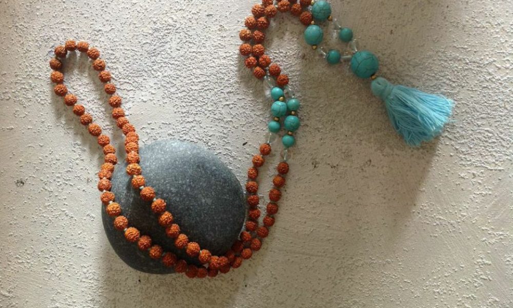 Mālā: origine e significato di un rosario orientale