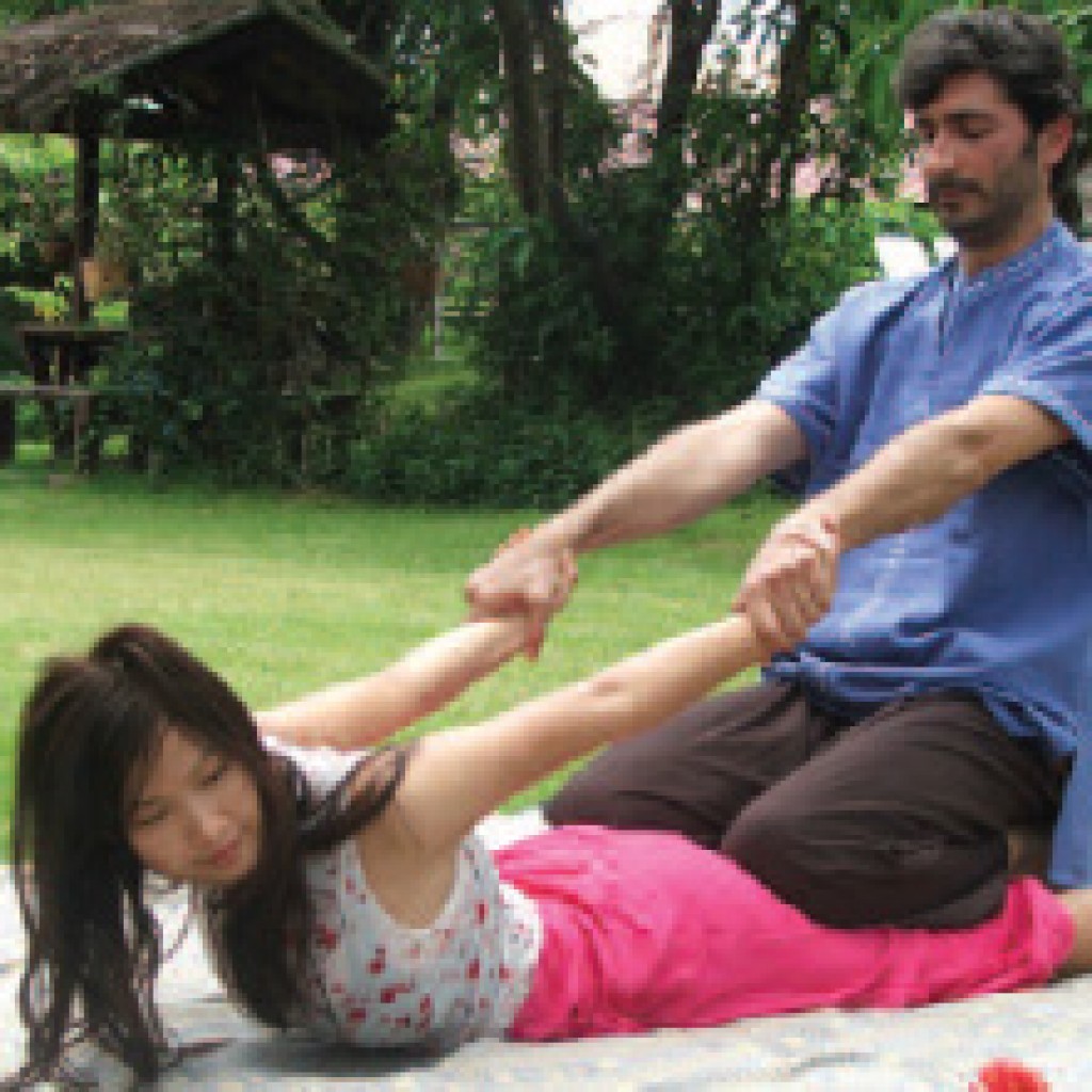 POSIZIONE DEL COBRA. BHUJANGASANA